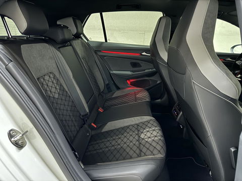 Volkswagen Golf 1.5 eTSI R-Line Pano H/K Akrapovič Sfeer HUD CarPlay