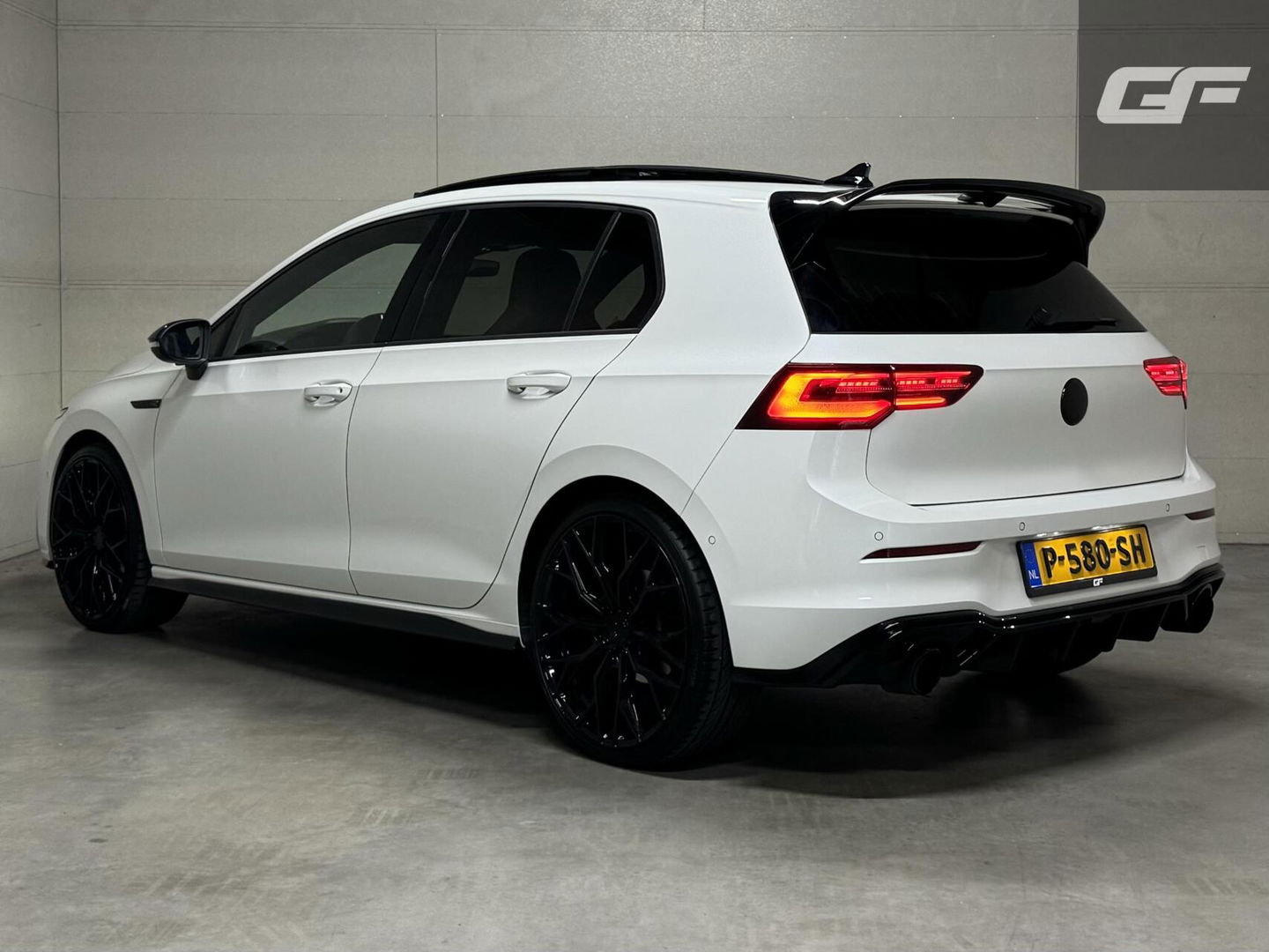 Volkswagen Golf 1.5 eTSI R-Line Pano H/K Akrapovič Sfeer HUD CarPlay