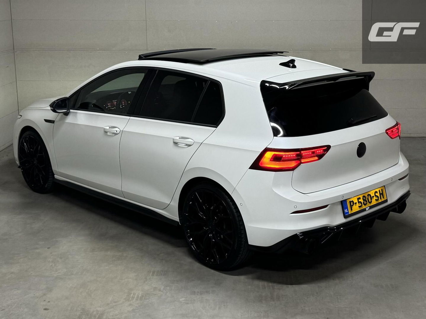 Volkswagen Golf 1.5 eTSI R-Line Pano H/K Akrapovič Sfeer HUD CarPlay