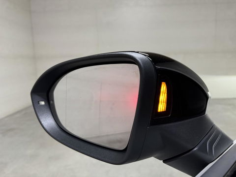 Volkswagen Golf 1.5 eTSI R-Line Pano H/K Akrapovič Sfeer HUD CarPlay