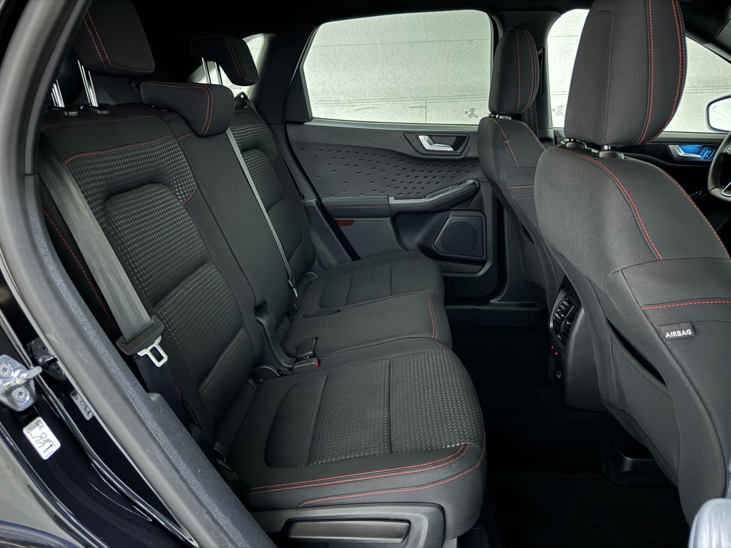 Ford Kuga 1.5 EcoBoost ST-Line Virtual CarPlay Winterpakket Camera Trekhaak.