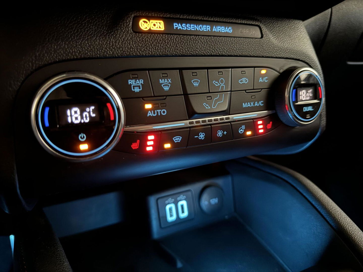 Ford Kuga 1.5 EcoBoost ST-Line Virtual CarPlay Winterpakket Camera Trekhaak.