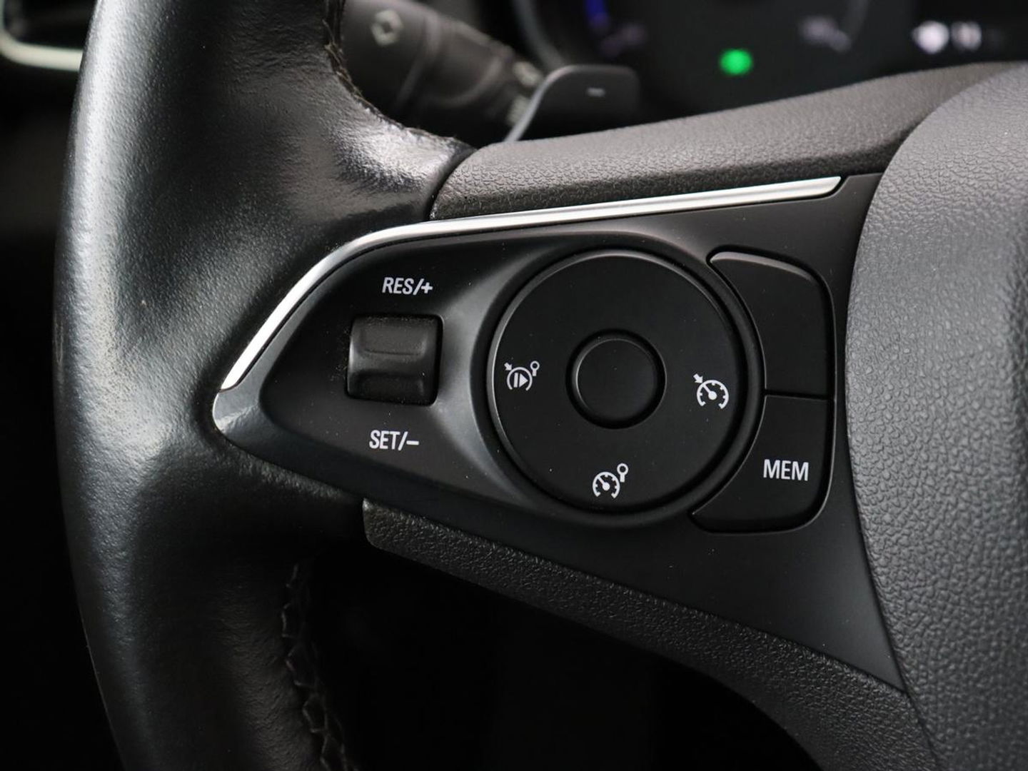 Opel Grandland X 1.6 Turbo Hybrid Elegance | Stoelventilatie | Trekhaak | Leder | 360 Camera | Full LED | Memory | Navigatie | Stoelverwarming | Dodehoek detectie | PHEV