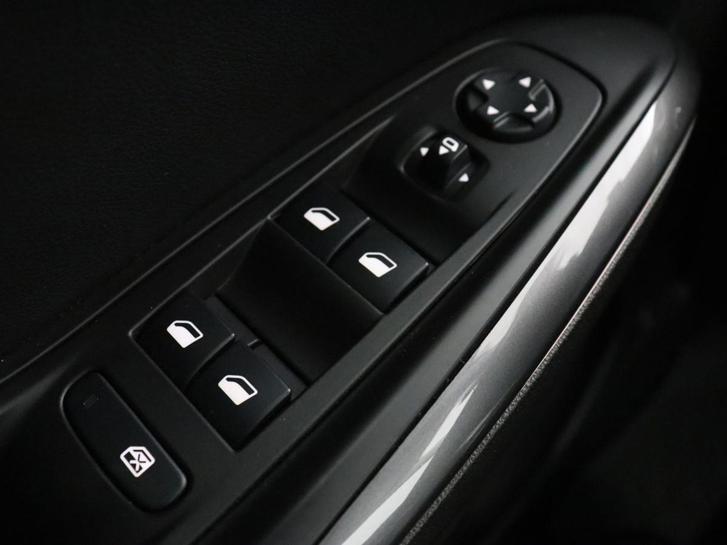 Opel Grandland X 1.6 Turbo Hybrid Elegance | Stoelventilatie | Trekhaak | Leder | 360 Camera | Full LED | Memory | Navigatie | Stoelverwarming | Dodehoek detectie | PHEV
