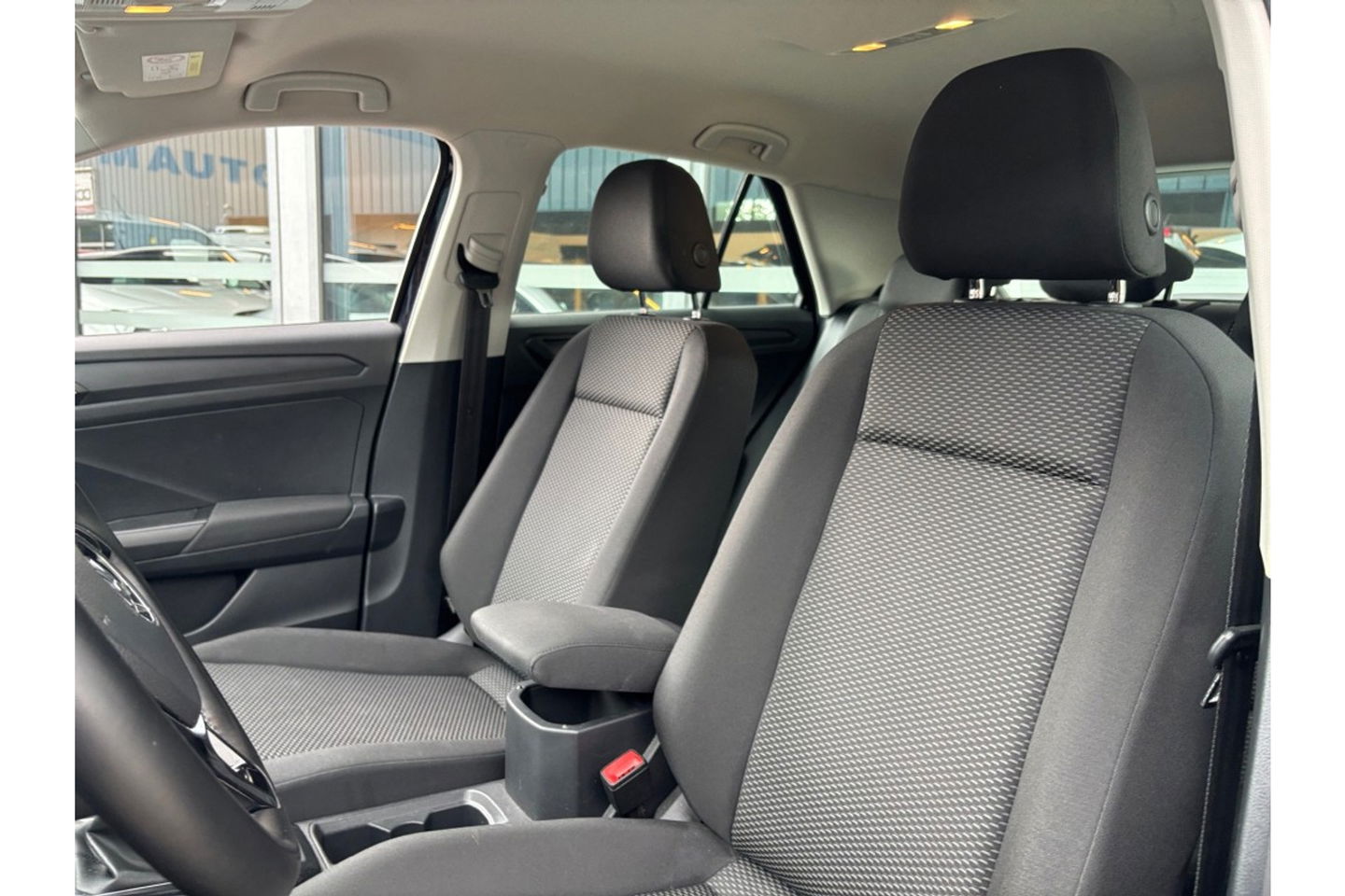Volkswagen T-Roc 1.0 TSI 115PK STYLE NAVI AIRCO PDC LMV NAVI FULLMAP