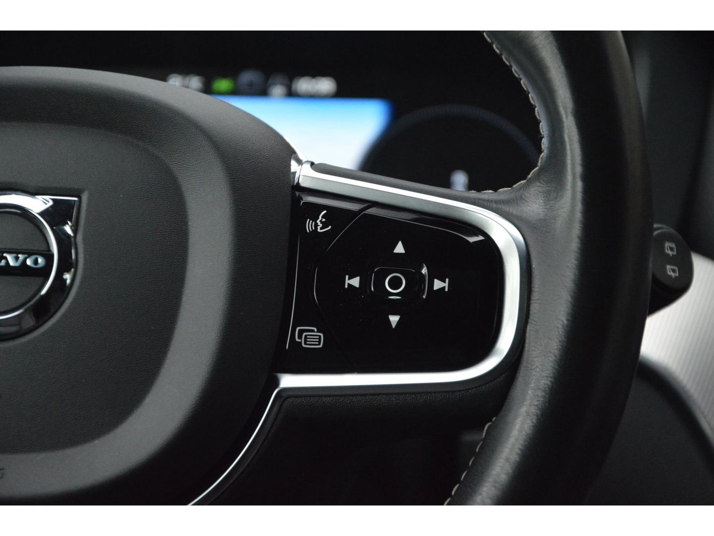 Volvo XC60 T6 Hybride AWD R-Design | Panoramadak | Stoel/Stuur Verwarmd | Harman Kardon | Camera | Apple CarPlay |