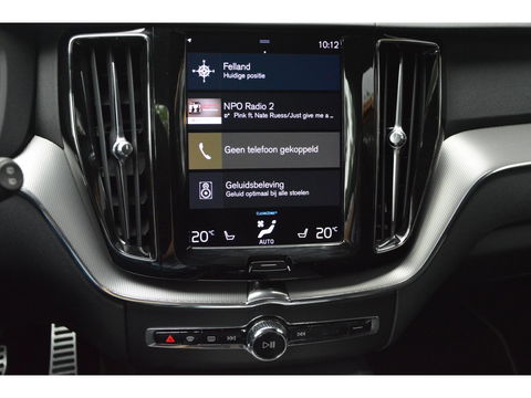 Volvo XC60 T6 Hybride AWD R-Design | Panoramadak | Stoel/Stuur Verwarmd | Harman Kardon | Camera | Apple CarPlay |