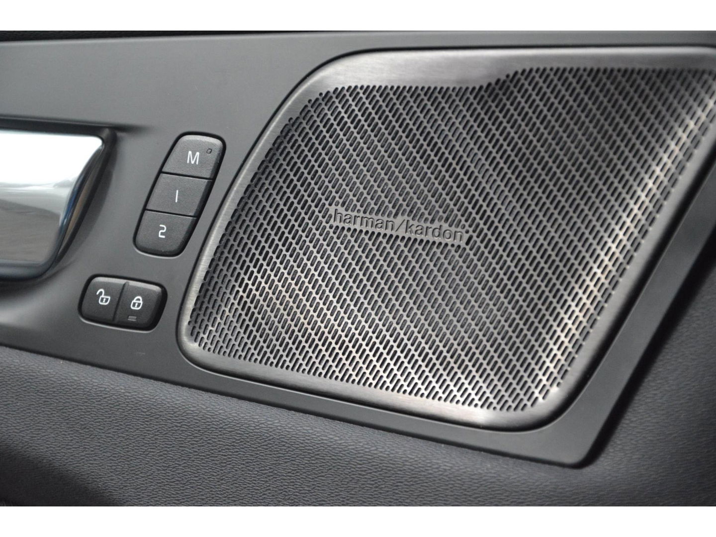 Volvo XC60 T6 Hybride AWD R-Design | Panoramadak | Stoel/Stuur Verwarmd | Harman Kardon | Camera | Apple CarPlay |