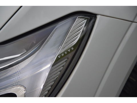 Volvo XC60 T6 Hybride AWD R-Design | Panoramadak | Stoel/Stuur Verwarmd | Harman Kardon | Camera | Apple CarPlay |