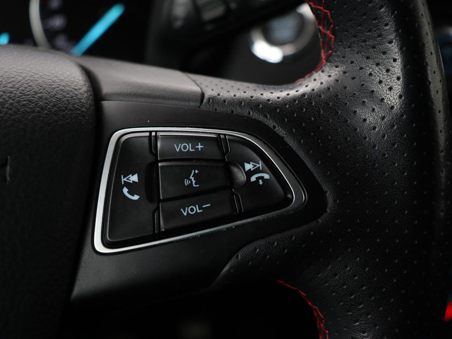 Ford EcoSport 1.0 EcoBoost ST-Line Black | Stoel & stuurverwarming | Camera | Carplay | Half leder | Climate control | Cruise control