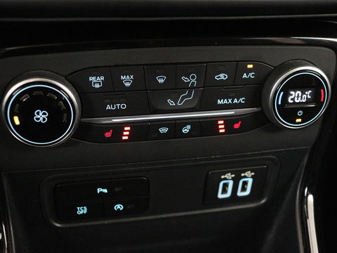 Ford EcoSport 1.0 EcoBoost ST-Line Black | Stoel & stuurverwarming | Camera | Carplay | Half leder | Climate control | Cruise control