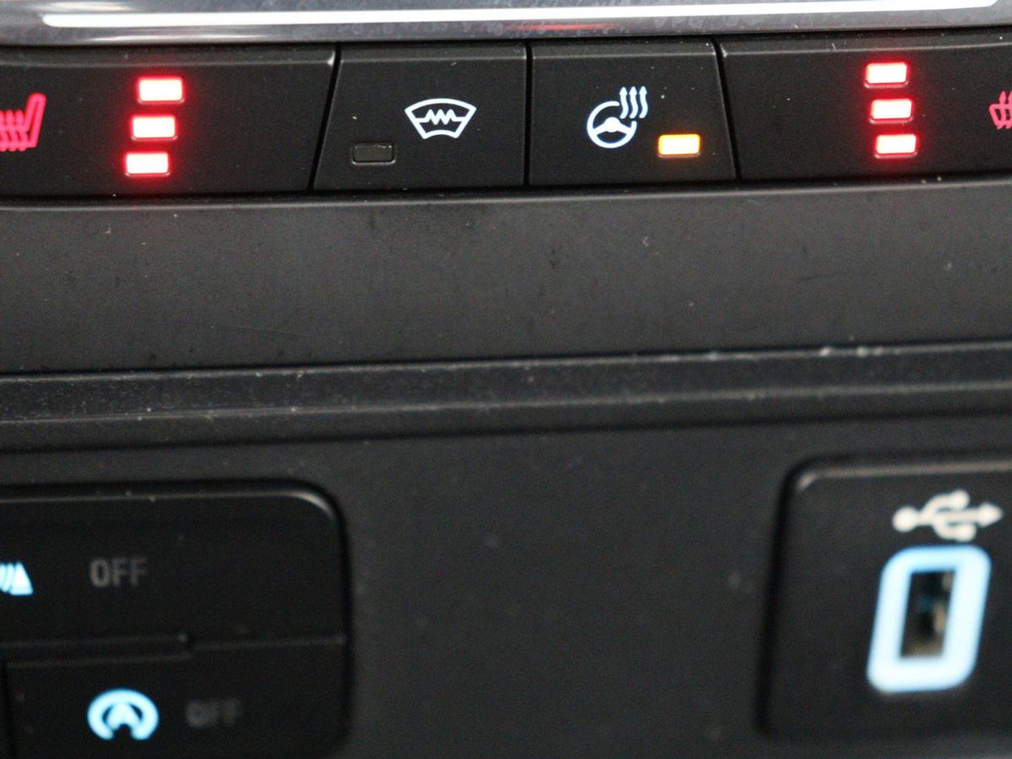 Ford EcoSport 1.0 EcoBoost ST-Line Black | Stoel & stuurverwarming | Camera | Carplay | Half leder | Climate control | Cruise control