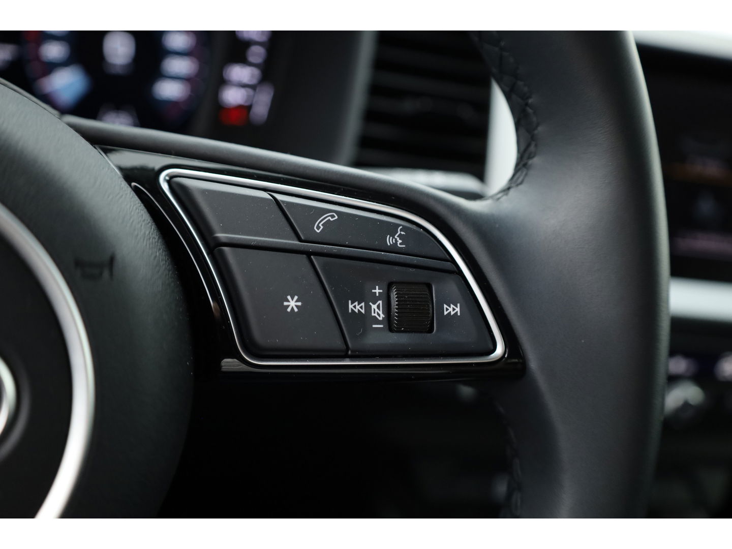 Audi A1 Sportback 30 TFSI S-Line Apple CarPlay | Keyless | Stoelverw. | 17'' | Cruise | LED