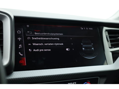 Audi A1 Sportback 30 TFSI S-Line Apple CarPlay | Keyless | Stoelverw. | 17'' | Cruise | LED