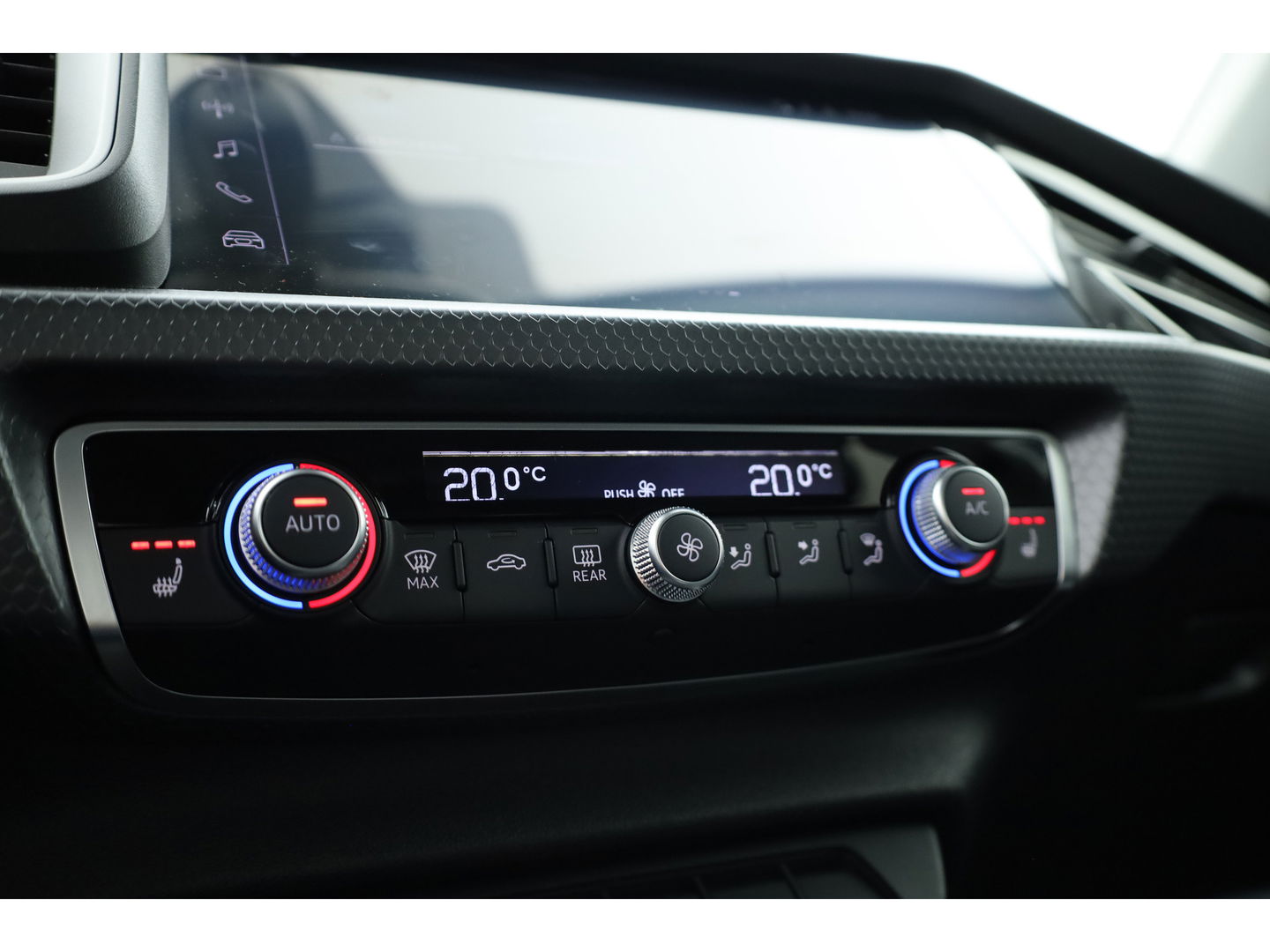 Audi A1 Sportback 30 TFSI S-Line Apple CarPlay | Keyless | Stoelverw. | 17'' | Cruise | LED