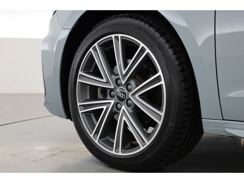 Audi A1 Sportback 30 TFSI S-Line Apple CarPlay | Keyless | Stoelverw. | 17'' | Cruise | LED