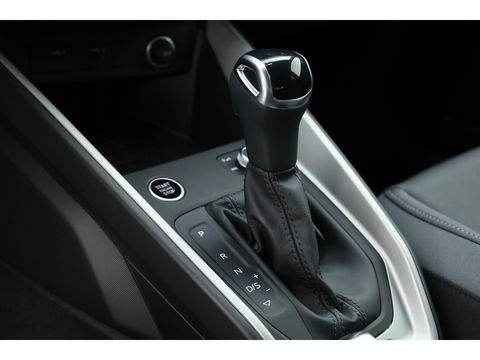 Audi A1 Sportback 30 TFSI S-Line Apple CarPlay | Keyless | Stoelverw. | 17'' | Cruise | LED