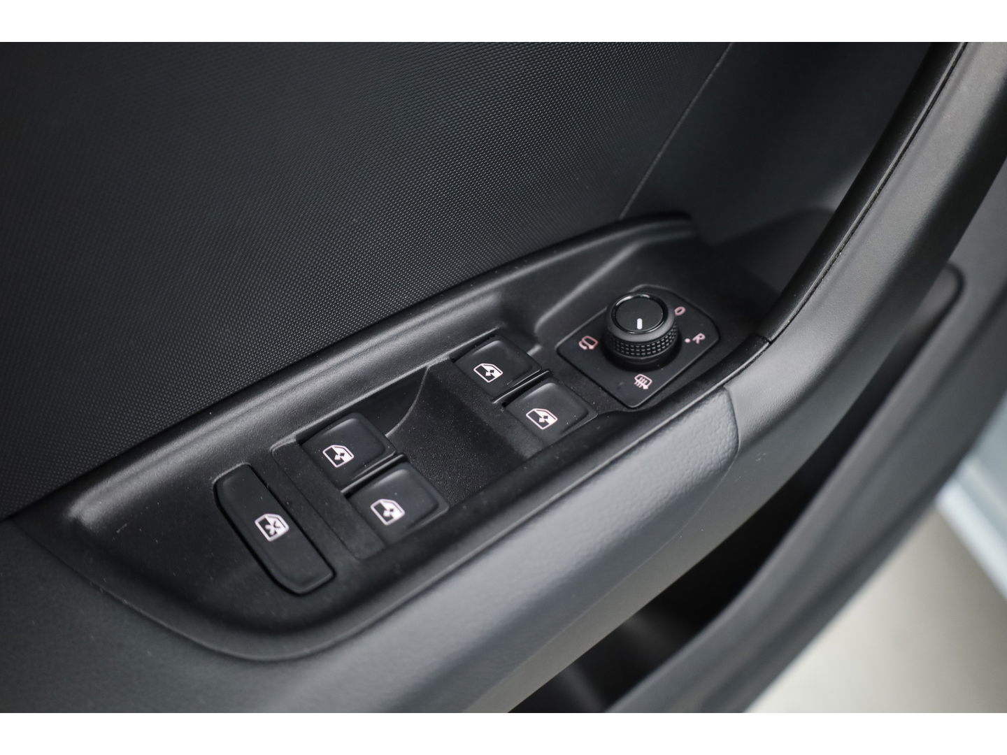 Audi A1 Sportback 30 TFSI S-Line Apple CarPlay | Keyless | Stoelverw. | 17'' | Cruise | LED