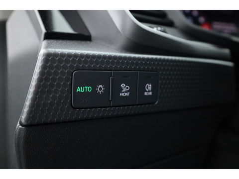 Audi A1 Sportback 30 TFSI S-Line Apple CarPlay | Keyless | Stoelverw. | 17'' | Cruise | LED