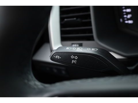 Audi A1 Sportback 30 TFSI S-Line Apple CarPlay | Keyless | Stoelverw. | 17'' | Cruise | LED