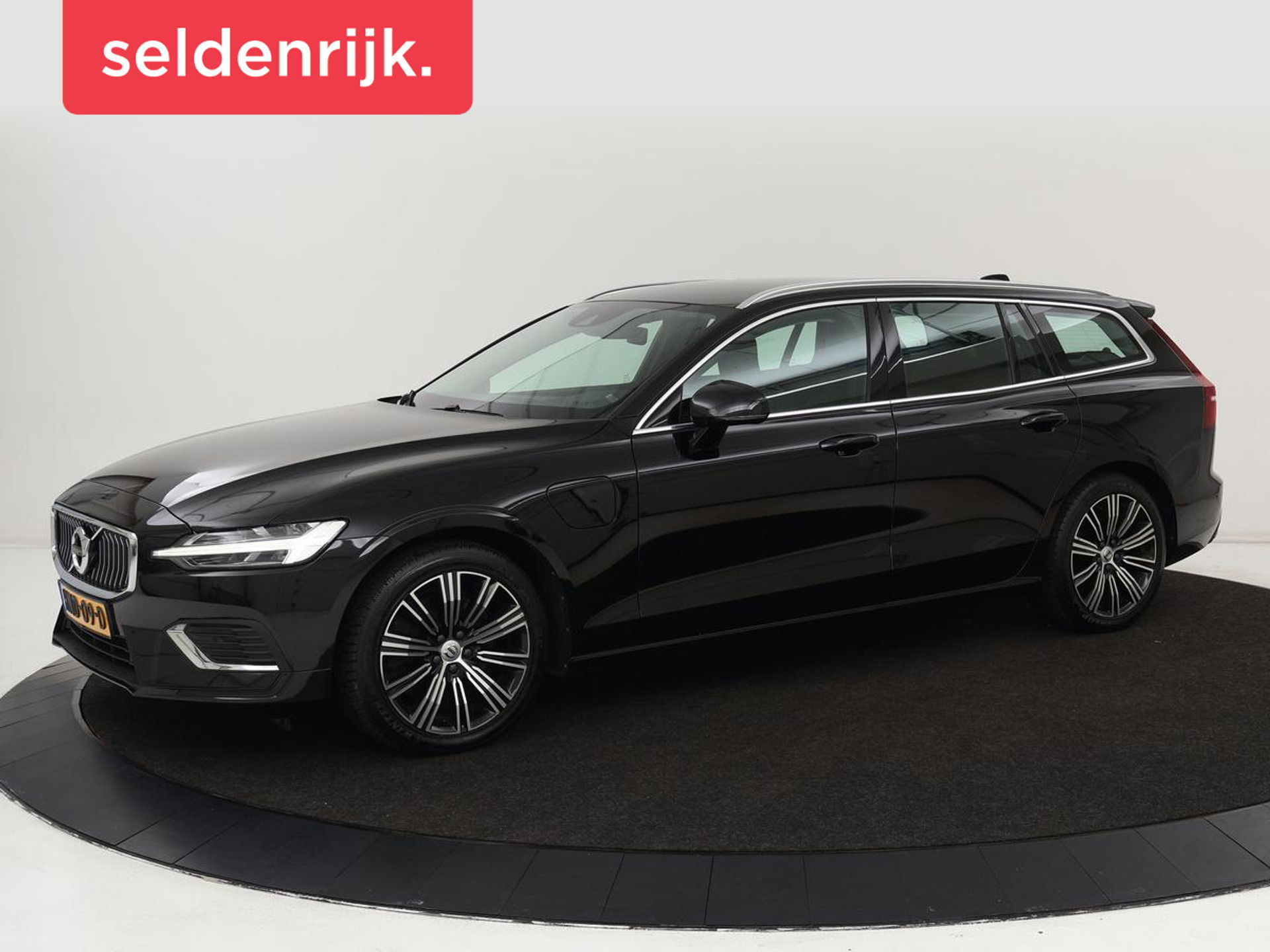 Volvo V60 2.0 T8 Recharge AWD Inscription | Leder | Stoelverwarming | Camera | Carplay | Memory | Adaptive cruise | Keyless | Full LED