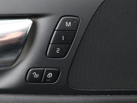 Volvo V60 2.0 T8 Recharge AWD Inscription | Leder | Stoelverwarming | Camera | Carplay | Memory | Adaptive cruise | Keyless | Full LED
