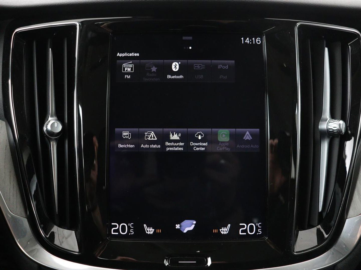 Volvo V60 2.0 T8 Recharge AWD Inscription | Leder | Stoelverwarming | Camera | Carplay | Memory | Adaptive cruise | Keyless | Full LED