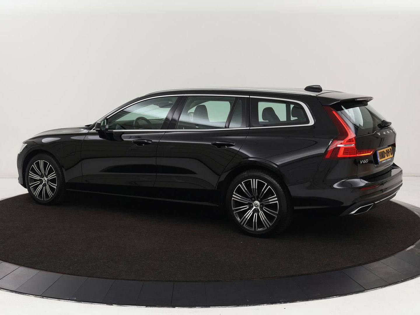 Volvo V60 2.0 T8 Recharge AWD Inscription | Leder | Stoelverwarming | Camera | Carplay | Memory | Adaptive cruise | Keyless | Full LED