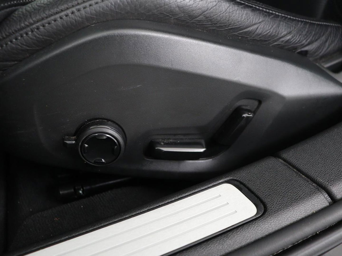 Volvo V60 2.0 T8 Recharge AWD Inscription | Leder | Stoelverwarming | Camera | Carplay | Memory | Adaptive cruise | Keyless | Full LED