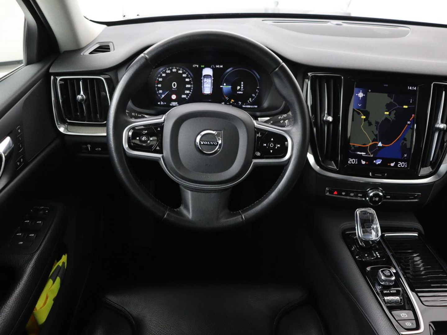 Volvo V60 2.0 T8 Recharge AWD Inscription | Leder | Stoelverwarming | Camera | Carplay | Memory | Adaptive cruise | Keyless | Full LED