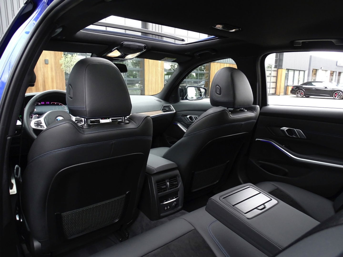 BMW 3-serie 330e 292PK / M-Individual / M340 Ed. / Head-up / Laser