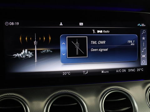Mercedes-Benz E-Klasse 300de AMG Line | Adaptive cruise | Nappaleder | 360 Camera | Carplay | Stoelverwarming | Sfeerverlichting | Widescreen | Navigatie | Full LED