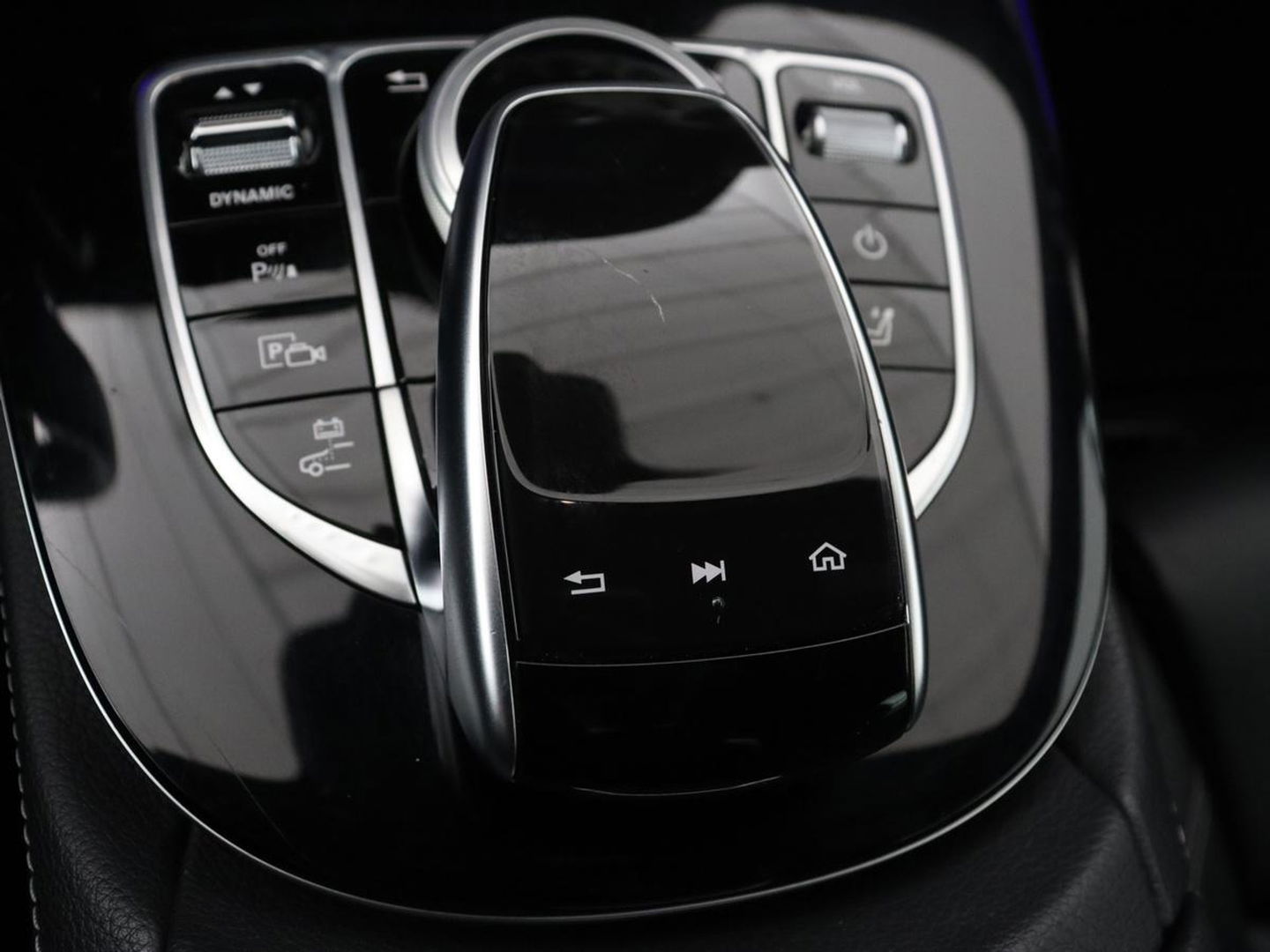 Mercedes-Benz E-Klasse 300de AMG Line | Adaptive cruise | Nappaleder | 360 Camera | Carplay | Stoelverwarming | Sfeerverlichting | Widescreen | Navigatie | Full LED