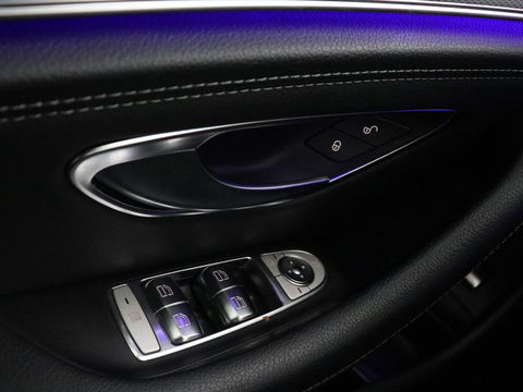 Mercedes-Benz E-Klasse 300de AMG Line | Adaptive cruise | Nappaleder | 360 Camera | Carplay | Stoelverwarming | Sfeerverlichting | Widescreen | Navigatie | Full LED