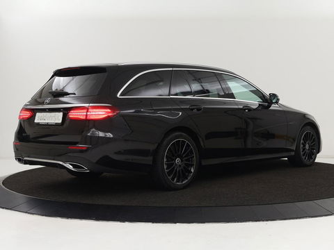 Mercedes-Benz E-Klasse 300de AMG Line | Adaptive cruise | Nappaleder | 360 Camera | Carplay | Stoelverwarming | Sfeerverlichting | Widescreen | Navigatie | Full LED