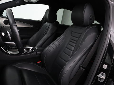 Mercedes-Benz E-Klasse 300de AMG Line | Adaptive cruise | Nappaleder | 360 Camera | Carplay | Stoelverwarming | Sfeerverlichting | Widescreen | Navigatie | Full LED