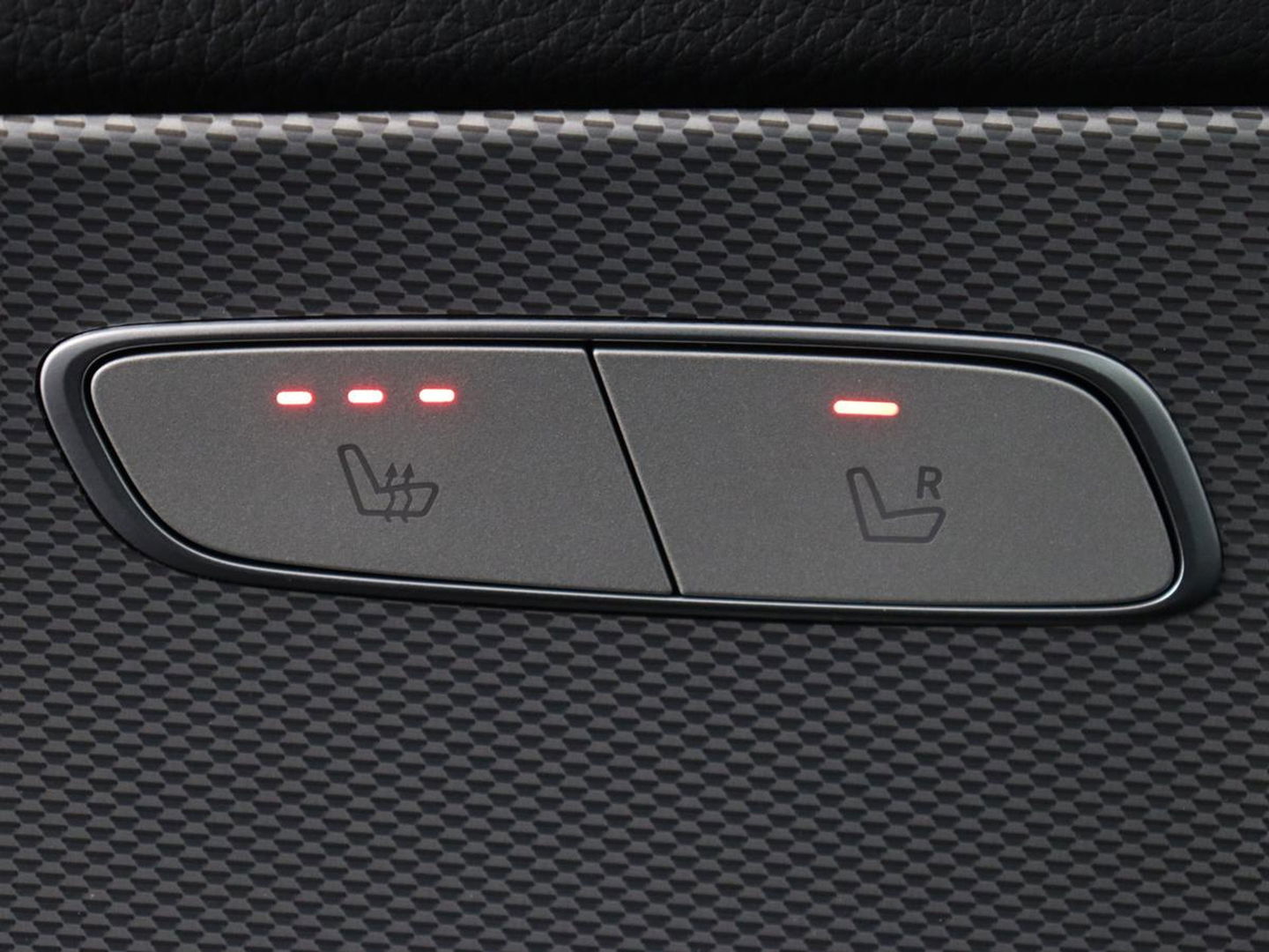 Mercedes-Benz E-Klasse 300de AMG Line | Adaptive cruise | Nappaleder | 360 Camera | Carplay | Stoelverwarming | Sfeerverlichting | Widescreen | Navigatie | Full LED