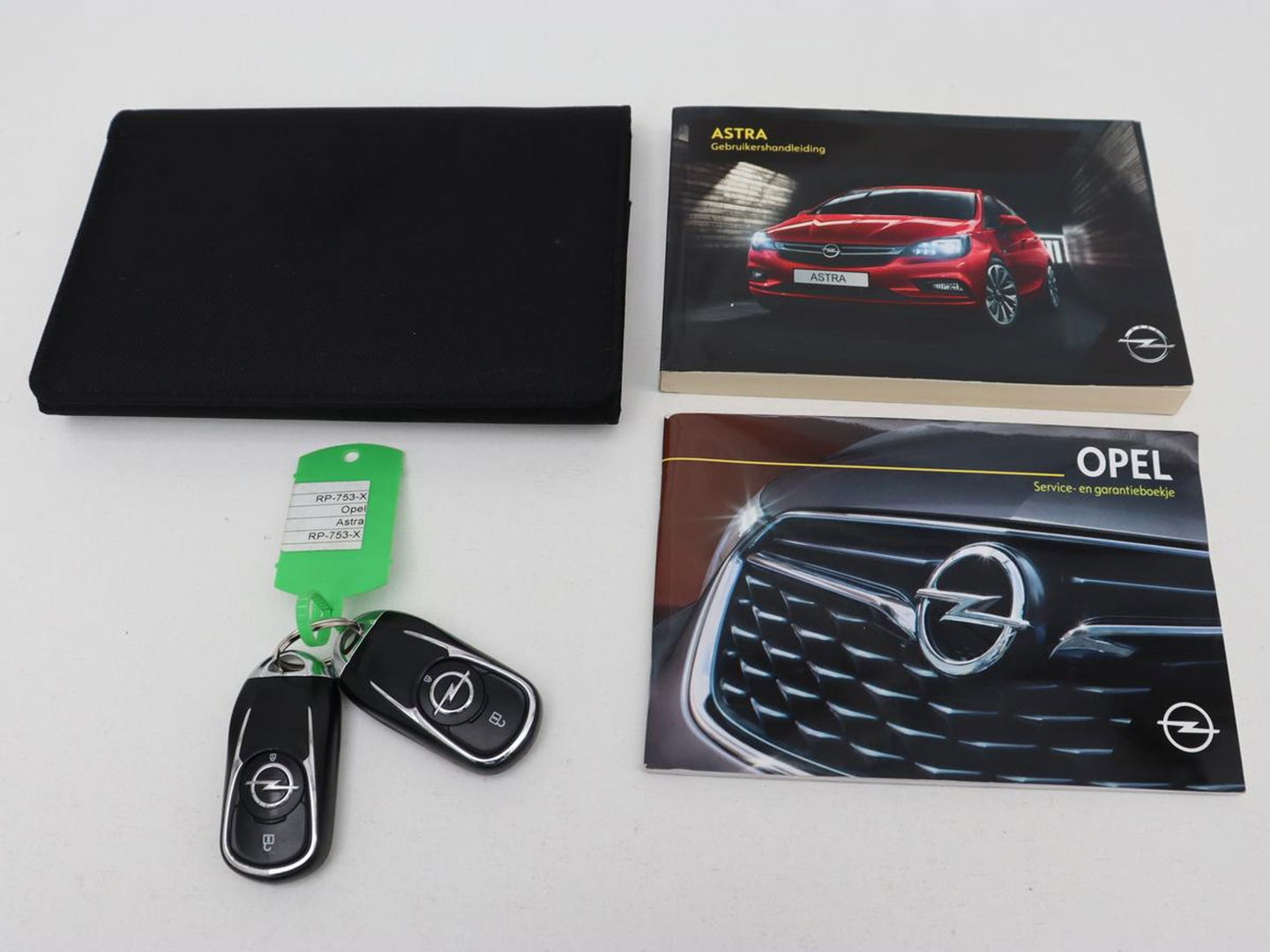 Opel Astra 1.4 Turbo Innovation | 150pk | Camera | Matrix LED | Comfortstoelen | Carplay | Navigatie | Keyless | Half leder | Climate control | Park Assist | Cruise control