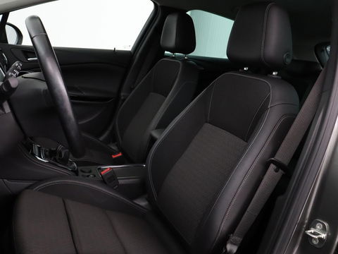 Opel Astra 1.4 Turbo Innovation | 150pk | Camera | Matrix LED | Comfortstoelen | Carplay | Navigatie | Keyless | Half leder | Climate control | Park Assist | Cruise control