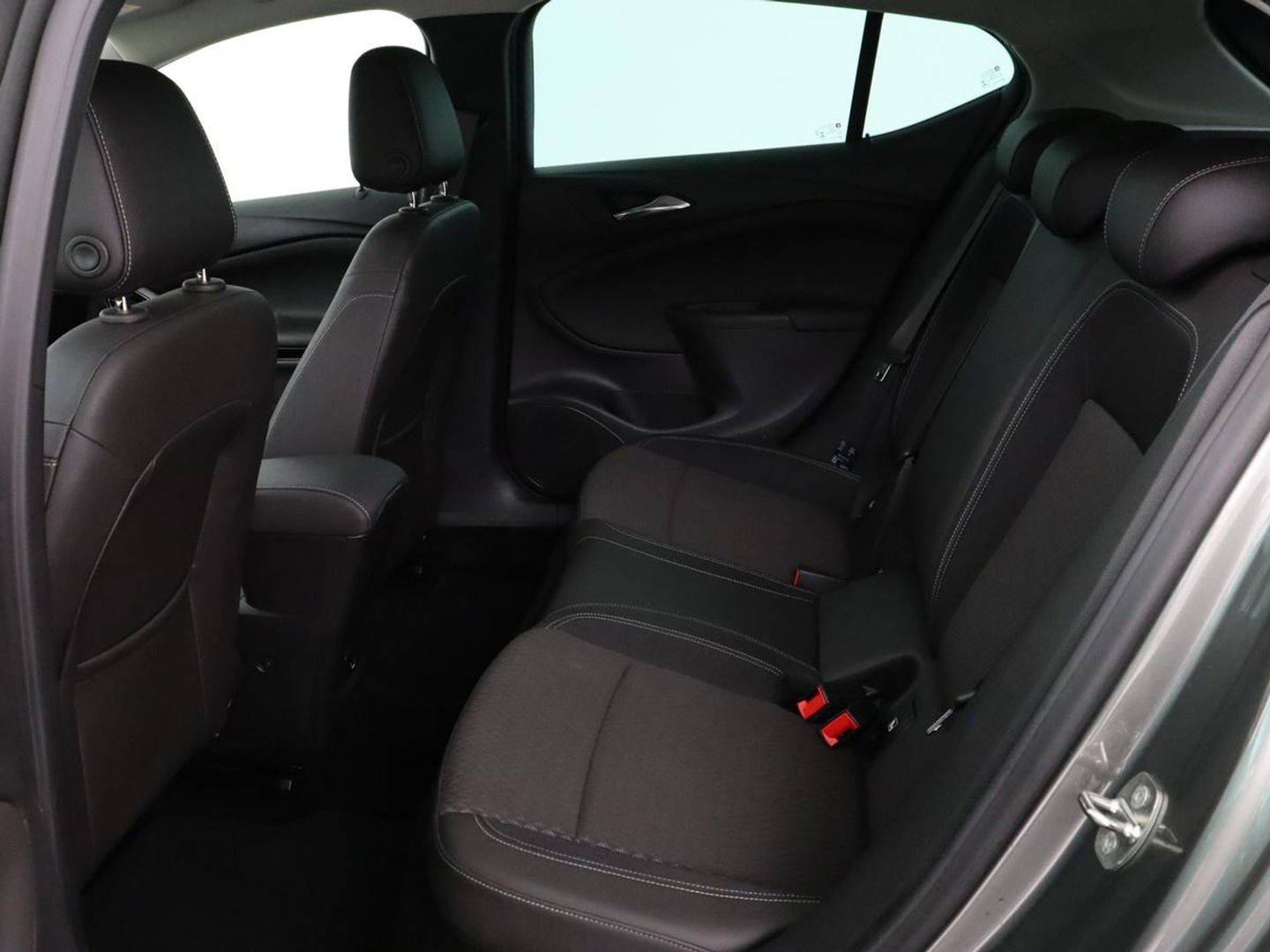 Opel Astra 1.4 Turbo Innovation | 150pk | Camera | Matrix LED | Comfortstoelen | Carplay | Navigatie | Keyless | Half leder | Climate control | Park Assist | Cruise control