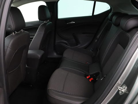 Opel Astra 1.4 Turbo Innovation | 150pk | Camera | Matrix LED | Comfortstoelen | Carplay | Navigatie | Keyless | Half leder | Climate control | Park Assist | Cruise control