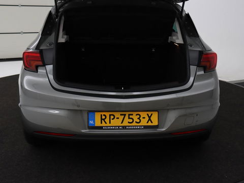 Opel Astra 1.4 Turbo Innovation | 150pk | Camera | Matrix LED | Comfortstoelen | Carplay | Navigatie | Keyless | Half leder | Climate control | Park Assist | Cruise control