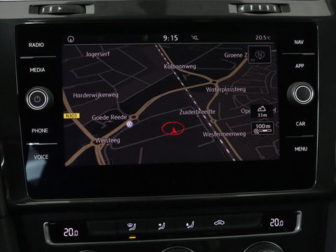Volkswagen Golf 1.0 TSI Trendline | Carplay | Climate control | Navigatie | Parkeerhulp | Trekhaak | Cruise control | DAB | Bluetooth | Regen/-lichtsensor