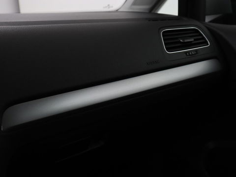 Volkswagen Golf 1.0 TSI Trendline | Carplay | Climate control | Navigatie | Parkeerhulp | Trekhaak | Cruise control | DAB | Bluetooth | Regen/-lichtsensor