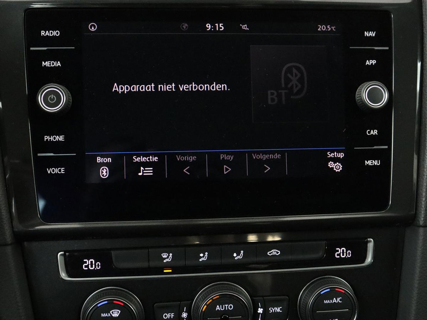 Volkswagen Golf 1.0 TSI Trendline | Carplay | Climate control | Navigatie | Parkeerhulp | Trekhaak | Cruise control | DAB | Bluetooth | Regen/-lichtsensor