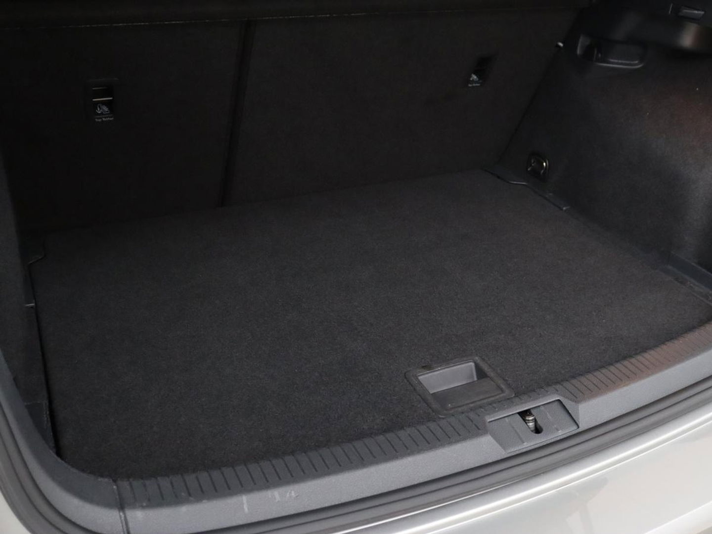 Volkswagen Golf 1.0 TSI Trendline | Carplay | Climate control | Navigatie | Parkeerhulp | Trekhaak | Cruise control | DAB | Bluetooth | Regen/-lichtsensor