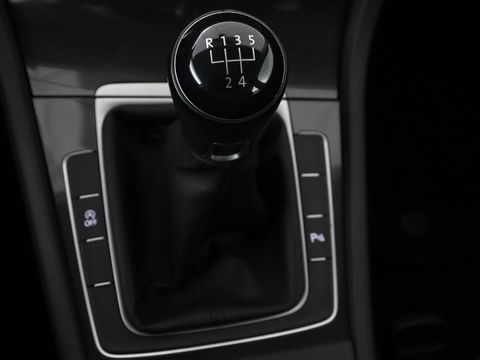 Volkswagen Golf 1.0 TSI Trendline | Carplay | Climate control | Navigatie | Parkeerhulp | Trekhaak | Cruise control | DAB | Bluetooth | Regen/-lichtsensor
