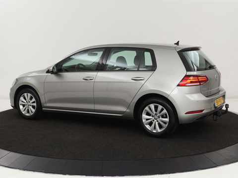 Volkswagen Golf 1.0 TSI Trendline | Carplay | Climate control | Navigatie | Parkeerhulp | Trekhaak | Cruise control | DAB | Bluetooth | Regen/-lichtsensor