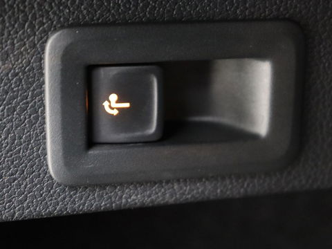 Škoda Kamiq 1.0 TSI Business Edition | Automaat | Stoelverwarming | Trekhaak | Carplay | Navigatie | Virtual Cockpit | Parkeerhulp | Climate control