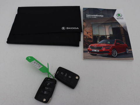 Škoda Kamiq 1.0 TSI Business Edition | Automaat | Stoelverwarming | Trekhaak | Carplay | Navigatie | Virtual Cockpit | Parkeerhulp | Climate control